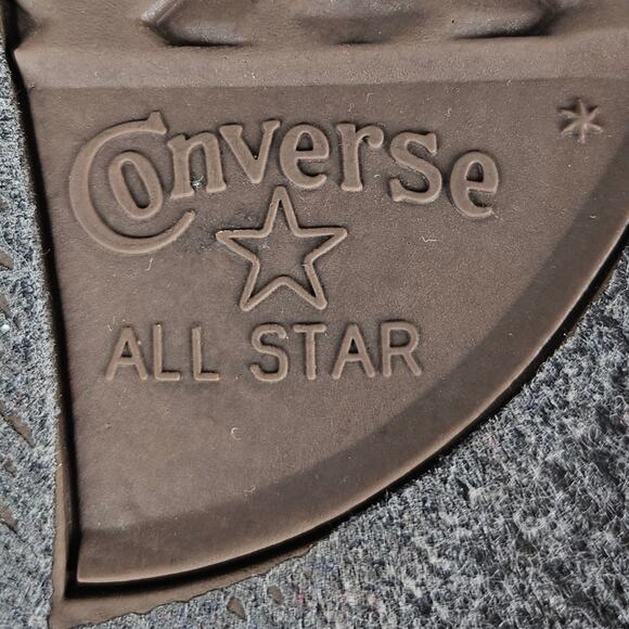 CONVERSE KIDS WHITE CHUCK TAYLOR ALL STAR EMBROIDERED HEARTS HIGH-TOPS SIZE 4 - Picture 13 of 13